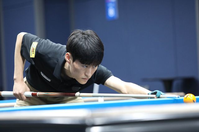 지난해 열린 1부 투어 데뷔전에서 8강에 오르며 활약했던 '2000년생 루키' 김홍민.