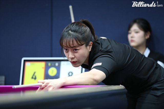 임경진(하이원리조트)은 8개월 전 패배를 당했던 승부치기에서 권발해(에스와이)를 꺾고 16강에 올라갔다.