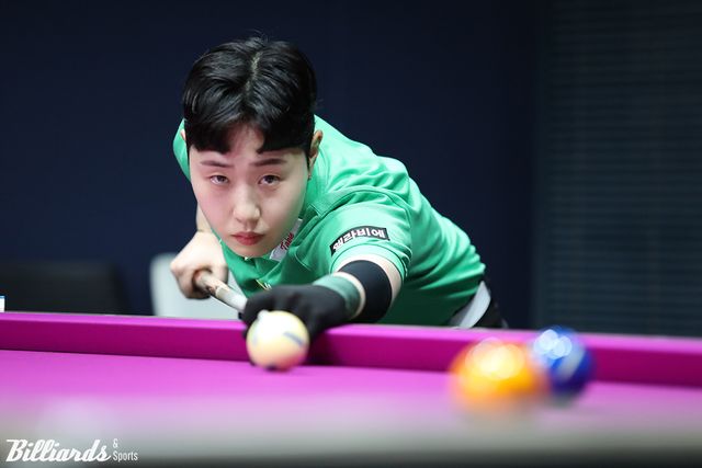 16강전에서 한지은과 대결하는 김세연(휴온스).