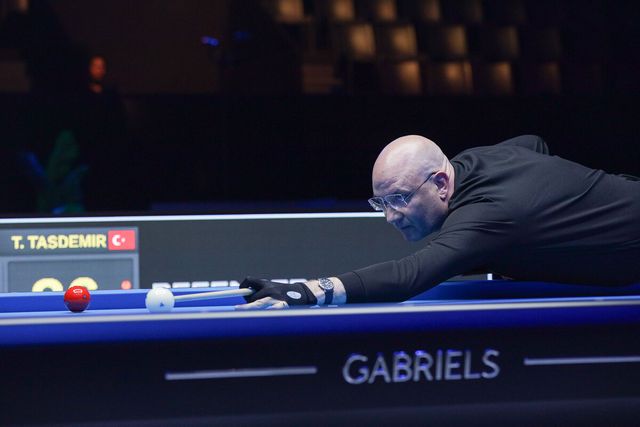 결승에서 샷하는 호른.