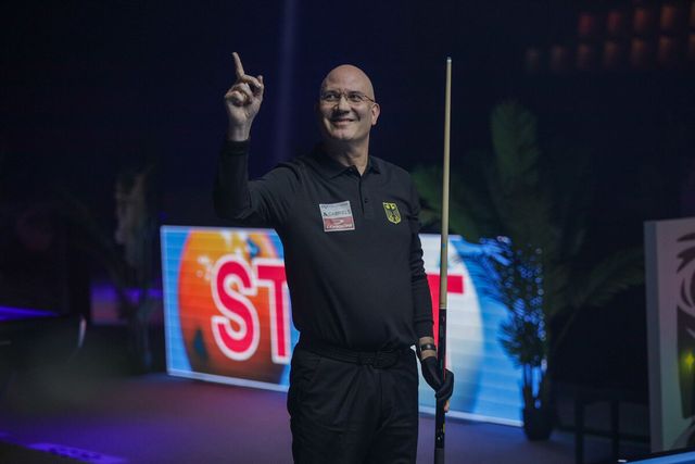 준결승에서 마틴 호른(독일)이 글렌 호프만(네덜란드)을 22이닝 만에 50:32로 꺾고 결승에 진출했다.&nbsp; 사진=SOOP 제공