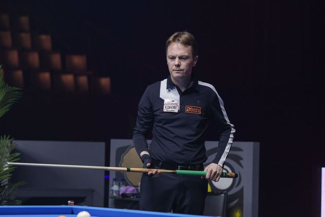 준결승에서 호른과 대결하는 글렌 호프만(네덜란드).