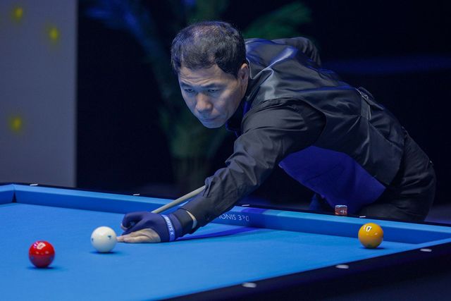 허정한도 페드로 피에드라부에나를 꺾고 16강에 진출했다.