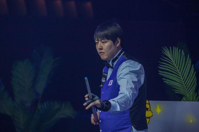 세게3쿠션선수권대회에 첫 출전한 이범열이 '베트남 강호' 쩐뀌엣찌엔을 꺾고 16강에 무사히 안착했다. 사진=SOOP 제공