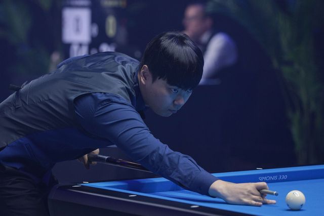 '1패'를 안고 시작한 김행직이 프레데리크 쿠드롱을 꺾고 극적으로 16강 진출에 성공했다. 사진=SOOP 제공