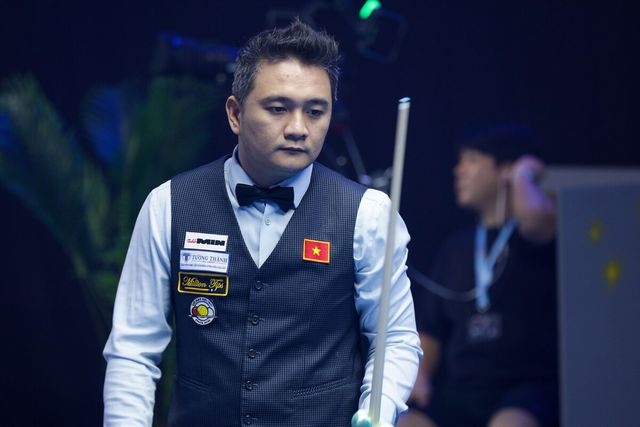 지난해 준우승자 쩐타인룩(베트남)은 호른에게 져 탈락했다.