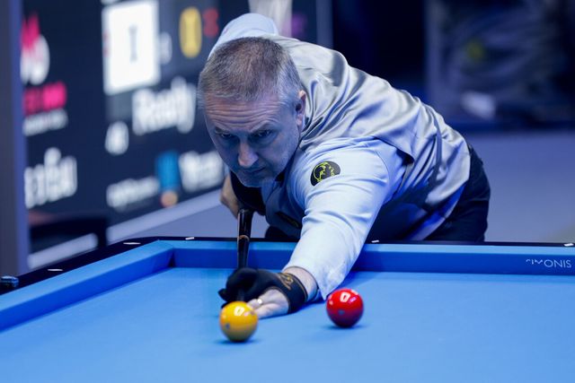 세계선수권에 7년 만에 출전한 프레데리크 쿠드롱(벨기에)이 17일 오후 6시에 벨기에 앤트워프에서 열린 16강전에서 토마스 안데르센(덴마크)을 27이닝 만에 50:27로 꺾고 8강에 진출했다.&nbsp; 사진=SOOP 제공