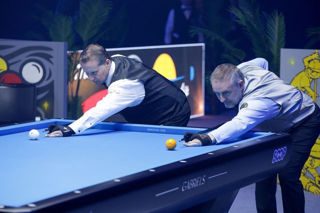 결승전 뱅킹 장면.