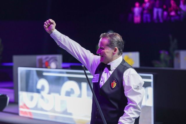 조명우를 꺾고 기뻐하는 멕스.