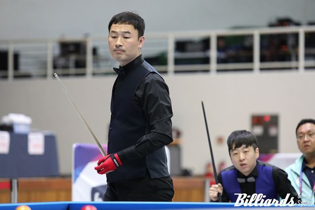 허진우를 꺾고 4강에 오른 최완영