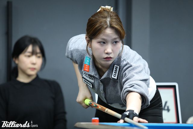 전애린은 강승현을 25:3으로 꺾고 64강에 진출했다.