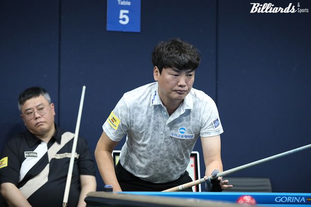 강민구(우리금융캐피탈)은 김원섭에게 1-3으로 져 128강 탈락했다.