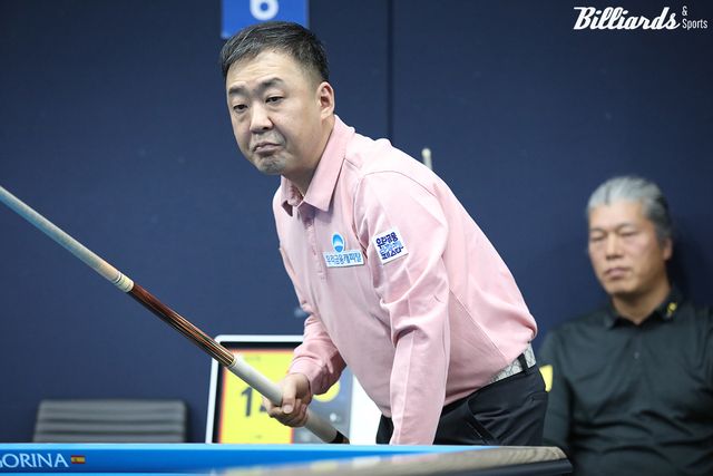 엄상필은 승부치기에서 윤순재를 1 대 0으로 제압하고 64강에 진출했다.