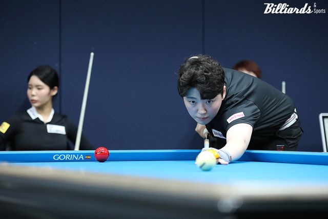 백민주(크라운해태)는 이우경(에스와이)을 애버리지 1.138의 화력을 앞세워 3-0으로 제압했다.