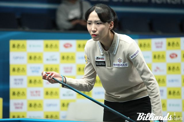 최혜미를 3-1로 꺾고 16강에 오른 김다희는 16강에서 스롱 피아비와 맞붙는다.