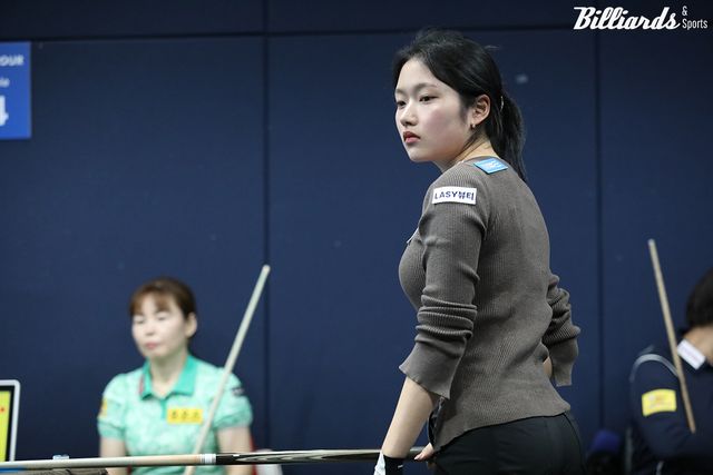 한지은은 세트스코어 2-1에서 4세트를 10:10 승부를 벌여 승리까지 단 1점을 남겨뒀다. 그러나 매치포인트를 실패하면서 무너져 5세트를 내주며 역전패를 당했다.