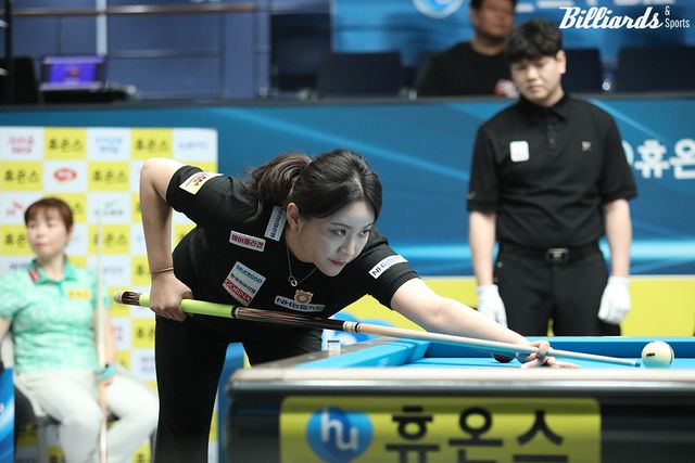 김민아(NH농협카드)은 8강에서 이신영(휴온스)을 3-1로 꺾고 준결승에 진출해 백민주와 결승행을 다툰다.