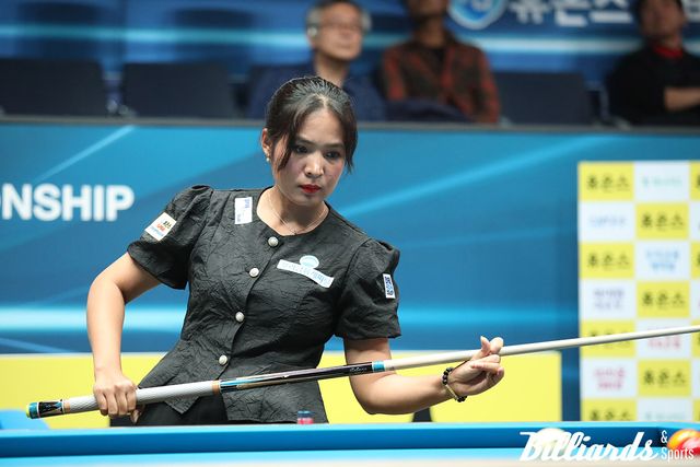 황민지를 3-0으로 물리치고 준결승에 오른 스롱 피아비.