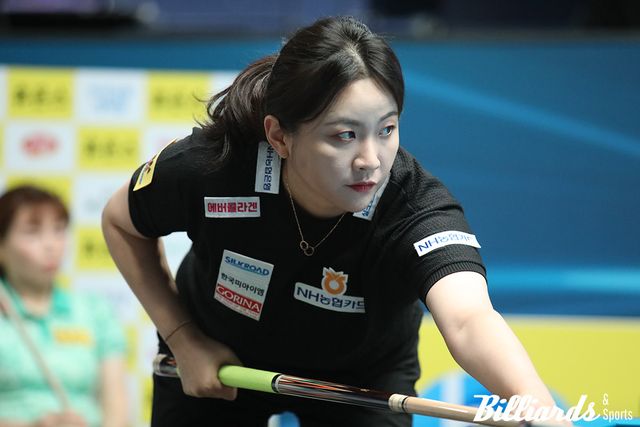 이신영을 꺾고 준결승에 오른 김민아.