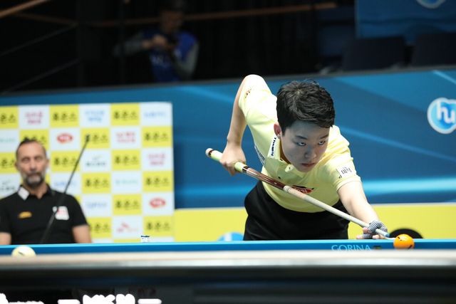 '최연소 프로 당구선수' 김영원이 '3쿠션 전설' 세미 사이그너를 꺾고 준결승에 올랐다. 사진=고양/이용휘 기자