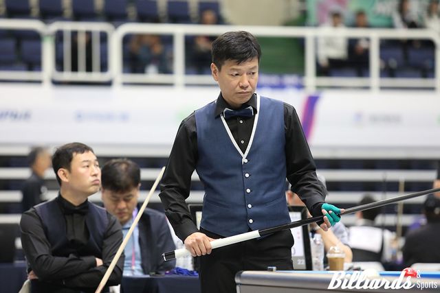 1쿠션 금메달을 이미 확보한 박수영은 3쿠션 금메달까지 노리며 대회 2관왕에 도전했지만, 준결승에서 최완영에게 패하고 말았다.