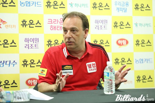 프로당구 6차 투어 '휴온스 PBA 챔피언십'에서 준우승을 차지한 다니엘 산체스가 경기 소감을 말하고 있다. 사진=고양/이용휘 기자