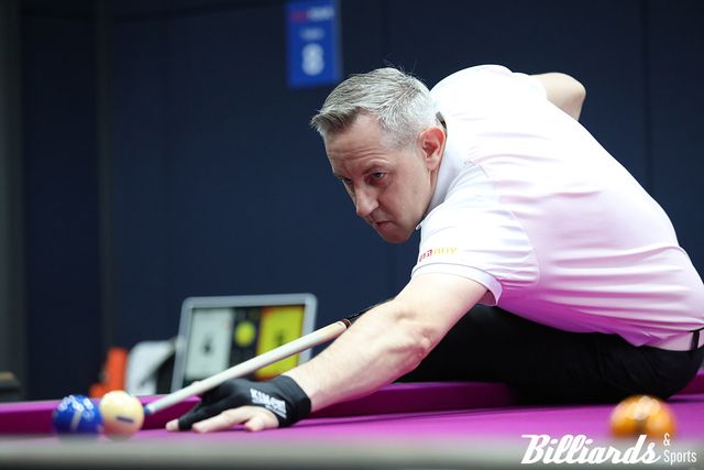 김준태를 3-0으로 제압하고 16강에 오른 에디 레펀스.