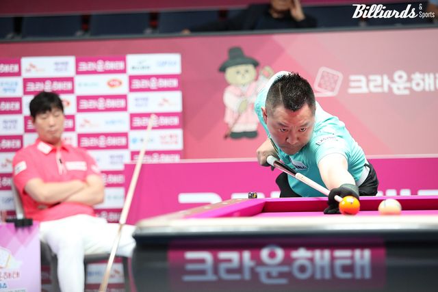 서현민(에스와이)은 같은 시각 노병찬(크라운해태)에게 세트스코어 3-1로 승리를 거두고 1년 11개월여 만에 8강에 진출했다.