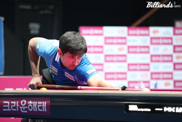 마르티네스는 5세트를 10:7에서 두 차례 매치포인트 시도가 아슬아슬하게 빗나가면서 10:11로 아쉽게 패했다.