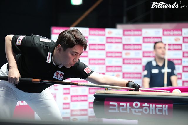 김종원(웰컴저축은행)은 다비드 사파타(우리금융캐피탈)를 상대로 애버리지 3.278의 맹타를 휘두르며 3-1로 승리했다.