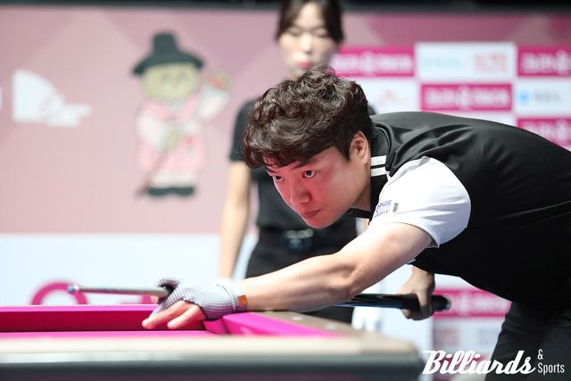 이충복을 3-1로 제압하고 4강에 이름을 올린 강민구.