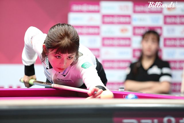 결승에서 경기하는 김가영.