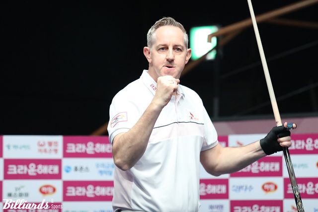 외국 선수 중 유일하게 4강에 살아남은 레펀스는 준결승에서 한국의 강민구(우리금융캐피탈)와 대결한다.