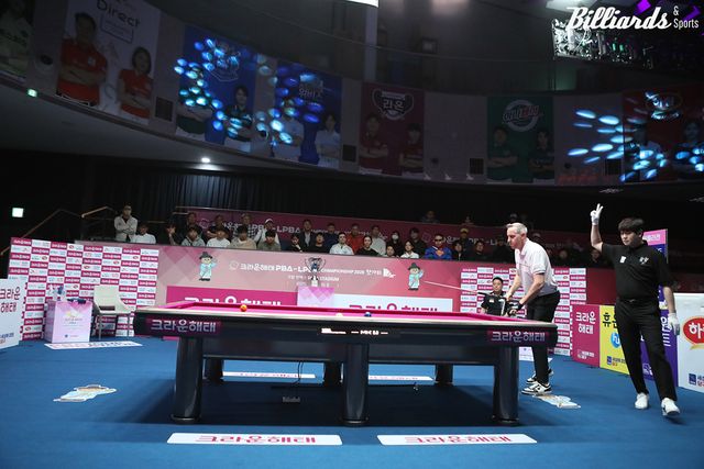 레펀스 vs 조재호 결승 경기 장면.