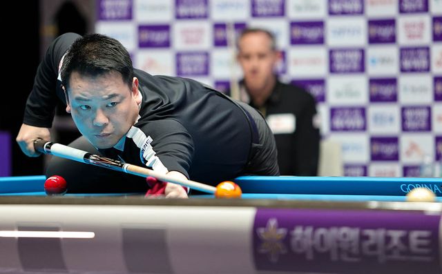 23-24시즌 7차 투어 '하이원리조트 챔피언십' 결승전에서 대결하는 조재호와 레펀스.