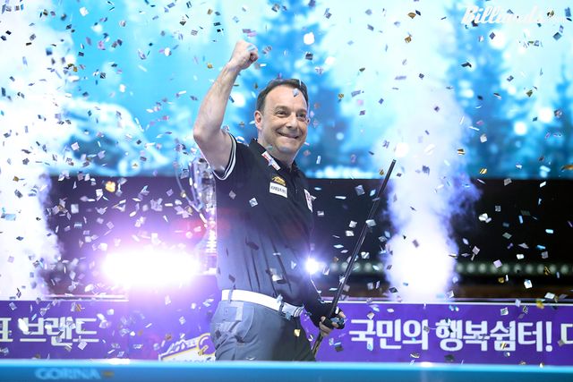 우승 순간에 기뻐하는 산체스.