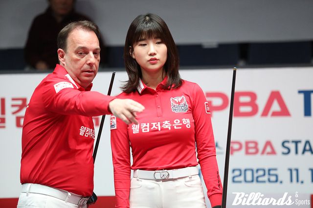 4세트에 주장 다니엘 산체스와 9:0의 승리를 거둔 용현지.