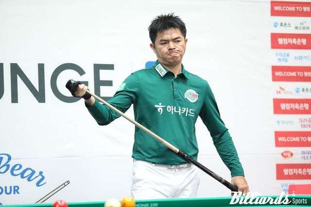 3세트에 마민껌(NH농협카드)을 꺾은 응우옌꾸옥응우옌(하나카드).