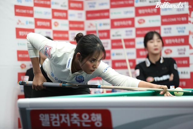 두 세트를 따낸 우리금융캐피탈 스롱 피아비(캄보디아).