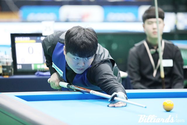 올해 열린 국내외 대회에서 8개의 우승 타이틀을 차지한 조명우가 '대한체육회장배'에서 복식전 우승을 차지하며 상승세를 이어갔다.