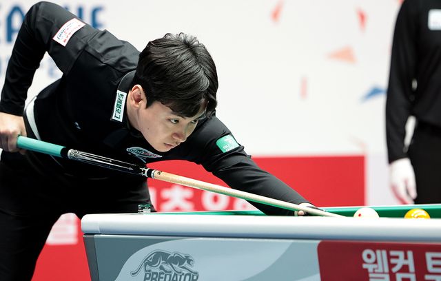 5세트에서 승리를 확정한 하나카드 신정주.