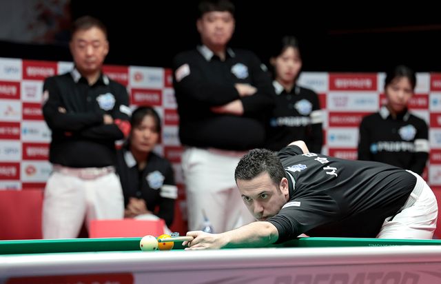 다비드 사파타(스페인)는 3세트에서 이상대(휴온스)를 꺾고 팀의 3-0 리드를 이끌었다.