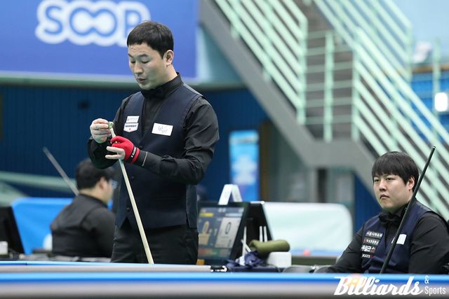 최완영은 '디펜딩 챔피언' 이범열을 꺾고 가장 마지막으로 4강 대진표에 이름을 올렸다.