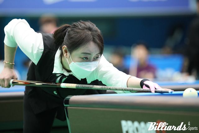 최다영과 준결승전 대결 중인 박수아.