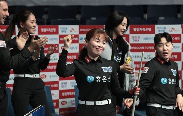 세트스코어 2-3에서 6세트를 따내 승부를 원점으로 돌린 휴온스 이신영.