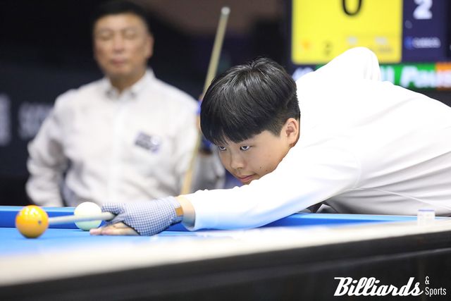 '대선배' 박춘우를 40:23으로 꺾고 8강에 오른 15세의 중학생 김현우.