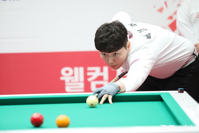 6세트에서 김가영(하나카드)에게 승리한 백민주(크라운해태).&nbsp; 사진=김민영 기자