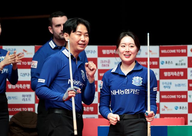 4세트 혼합복식에서 승리한 NH농협카드 김현우1-김보미.