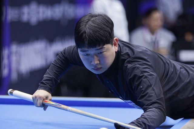 한국의 김민석(부산체육회)이 2025 광제 세계3쿠션당구월드컵 첫날 예선 1라운드를 종합순위 2위(조 1위)로 통과했다.&nbsp; 사진=SOOP 제공