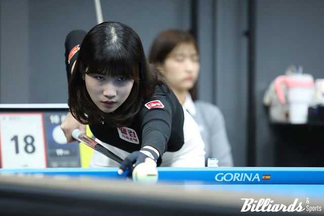 용현지는 정예진을 꺾고 64강에 올라 김민영과 32강 진출을 가린다.